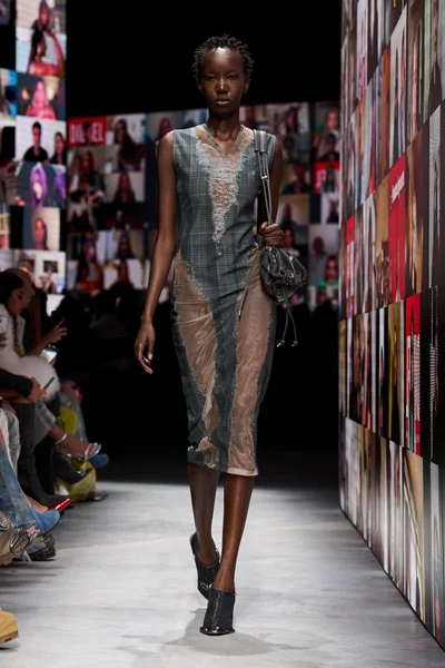 Look 11